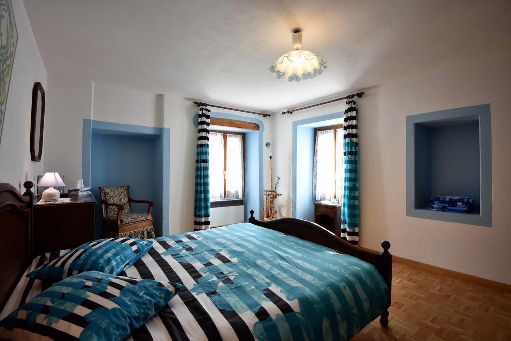 Da Erminia Bed and Breakfast Verdabbio Δωμάτιο φωτογραφία